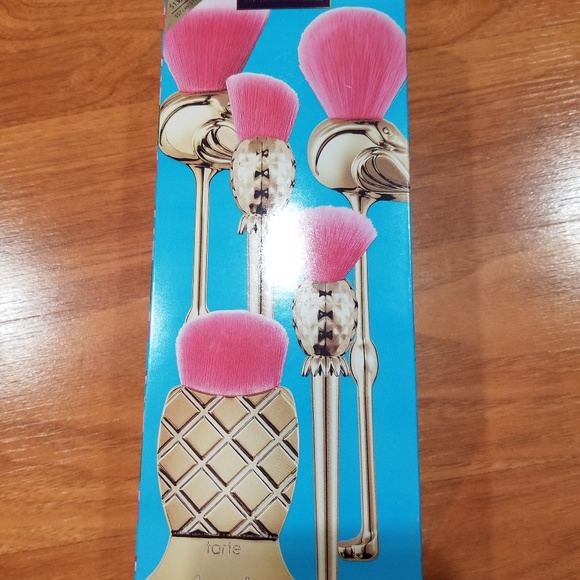 TARTE - 5 Piece Flamingo Makeup Brush Set - Picture 5 of 11